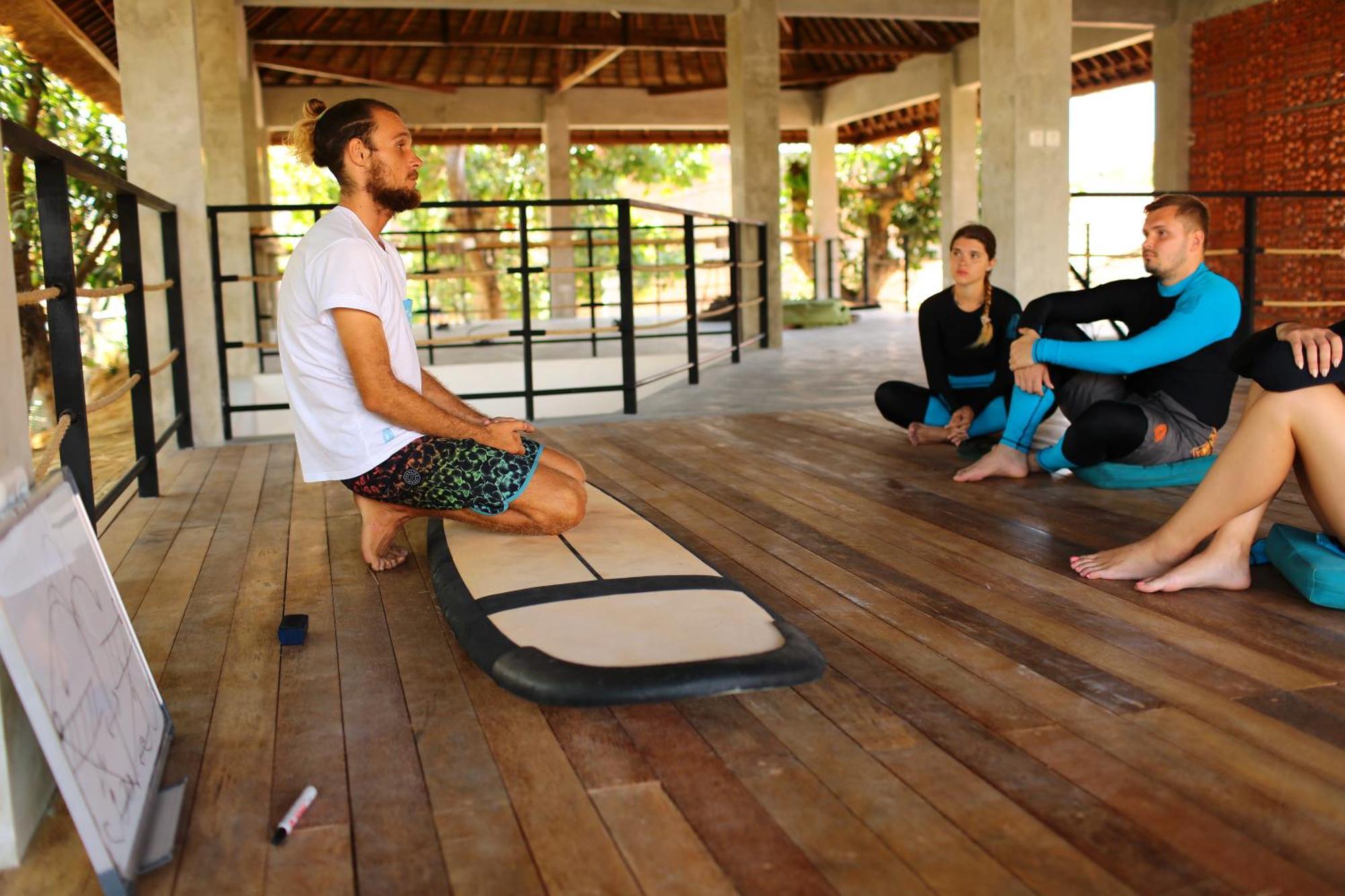 Endless Summer Surf Camp Kuta Кута Екстер'єр фото
